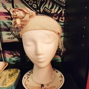 Vintage‎ 1950s Veiled Halo Rose Cap